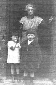 Annie Ditcburn with Nellie & Nancy
